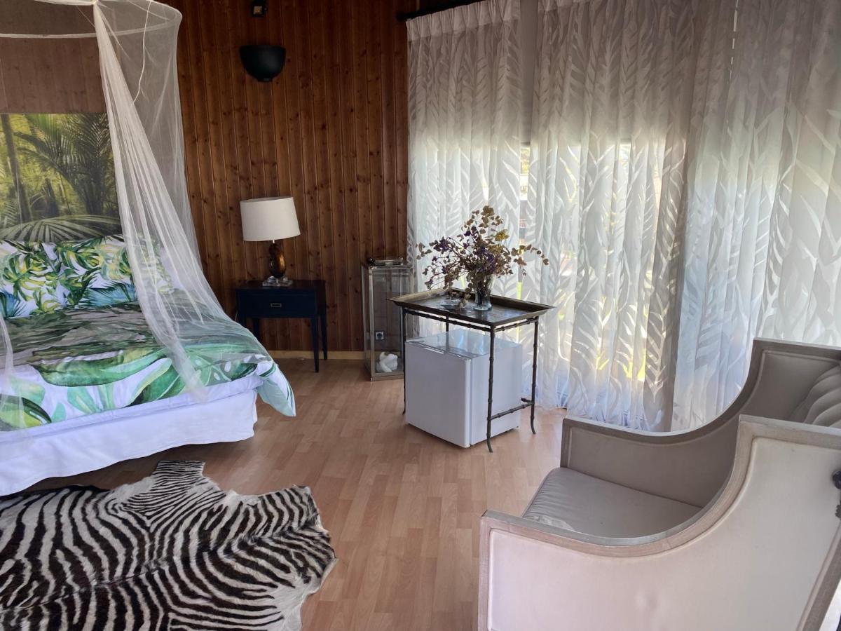 Hotel del amor Puro Estrecho *